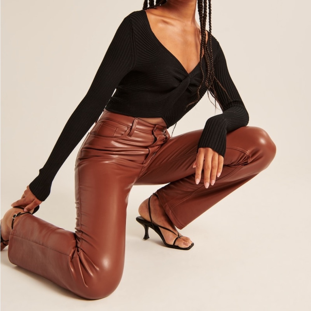 Abercrombie & Fitch vegan leather 90’ straight pant